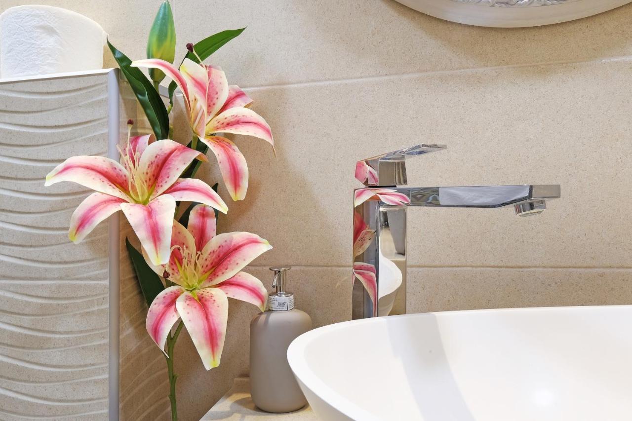 Paradise Starry Suite-City Center Beograd Bagian luar foto